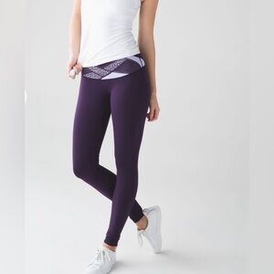 Lululemon Wunder Under Pant III. LR.
Deep Zinfandel. Size 2. Style: W5LHAS.